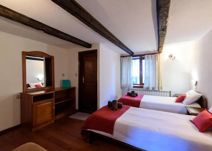 Mila - Total - Fully Catered Chalet *